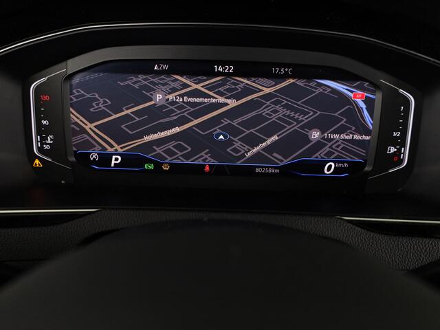 Volkswagen PASSAT Variant 1.5 TSI Business | Navigatie | Panorama dak | Parkeersensoren | Achteruit Camera | Digitale dashboard |