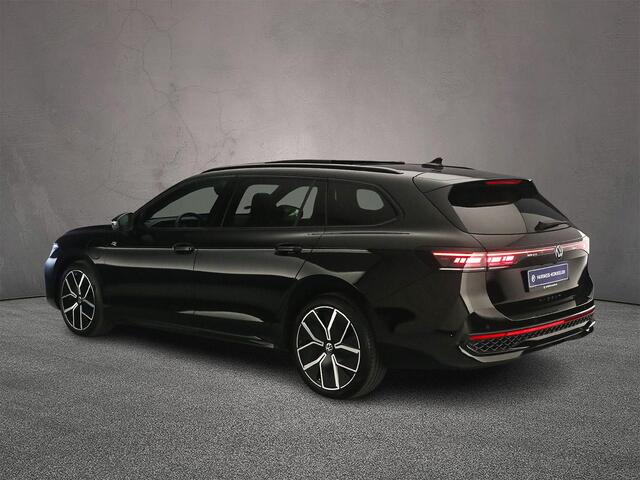 Volkswagen PASSAT Variant R-Line Edition 1.5 TSI eHybrid 272pk DSG Automaat Trekhaak, Harman Kardon audio, Panoramadak, Adaptive cruise control, 360 camera, Achteruitrijcamera