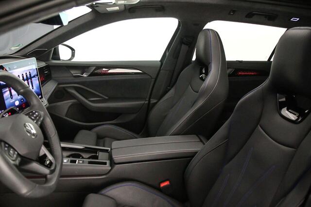 Volkswagen PASSAT Variant R-Line Edition 1.5 TSI eHybrid 272pk DSG Automaat Trekhaak, Harman Kardon audio, Panoramadak, Adaptive cruise control, 360 camera, Achteruitrijcamera