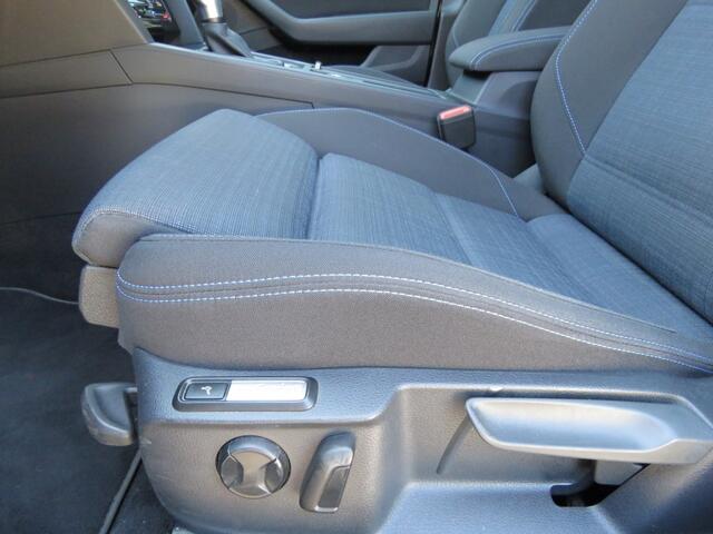 Volkswagen PASSAT 1.4 TSI PHEV GTE BNS / Pano / Wegklap.haak / Stoelverw. / Camera / BOVAG garantie