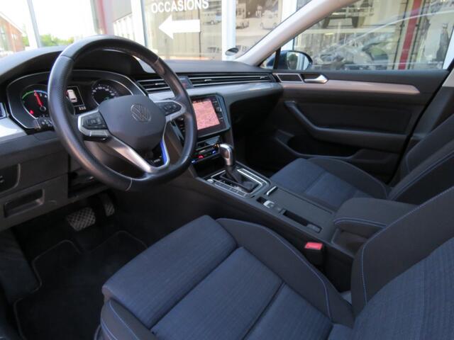 Volkswagen PASSAT 1.4 TSI PHEV GTE BNS / Pano / Wegklap.haak / Stoelverw. / Camera / BOVAG garantie