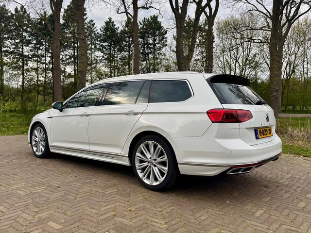 Volkswagen PASSAT Variant 2.0 TSI Elegance Business R Panodak Camera Trekhaak Dynaudio Navigatie