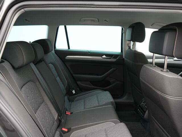 Volkswagen PASSAT Variant 1.4 TSI GTE Business PHEV 218pk Dealer O.H. | Trekhaak Af Fabriek | Adaptive Cruise | Camera | Sportstoelen Massage & Memory | Keyless | Apple Carplay | Blis | Stoelverwarming | Navigatie | DAB | Plug In Hybrid |
