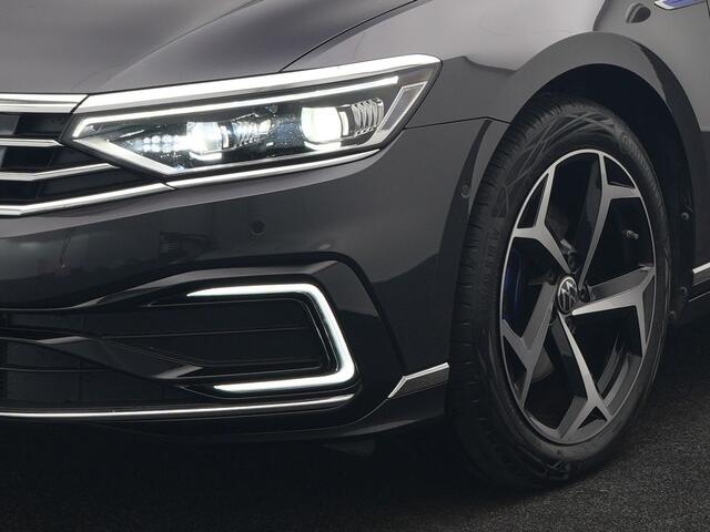 Volkswagen PASSAT Variant 1.4 TSI GTE Business PHEV 218pk Dealer O.H. | Trekhaak Af Fabriek | Adaptive Cruise | Camera | Sportstoelen Massage & Memory | Keyless | Apple Carplay | Blis | Stoelverwarming | Navigatie | DAB | Plug In Hybrid |