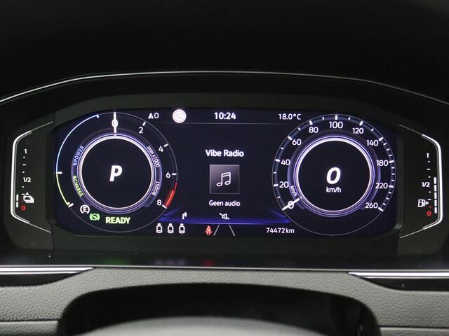 Volkswagen PASSAT Variant 1.4 TSI PHEV GTE Business 218PK DSG SOH 89,87%, Full led, Trekhaak, Head-up display, Adaptive cruise met travel assist, Keyless, Elek. bedienbare achterklep, Stoelverwarming, Achteruitrijcamera, 17" lichtmetaal