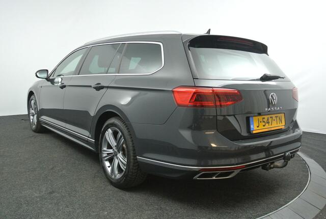 Volkswagen PASSAT Variant 1.5 TSI 150pk DSG R-Line Business + | Trekhaak | Camera | Virtual Cockpit |