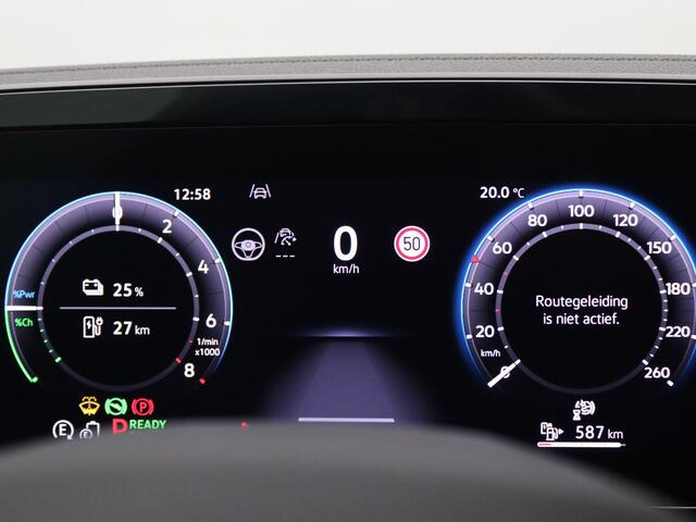 Volkswagen PASSAT Variant 1.5 eHybrid Business 204PK DSG Trekhaak, Achteruitrijcamera, Head-Up Display, Side Assist, Elektr. Achterklep, 17" LM Velgen, Stoel-Stuurverwarming