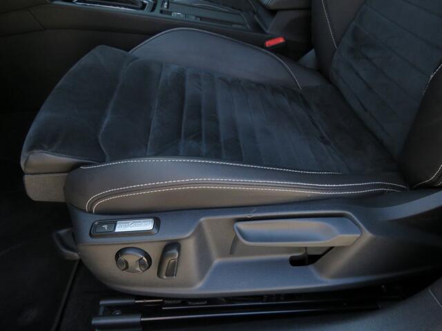 Volkswagen PASSAT 1.4 TSI PHEV GTE BNS / Sportstoelen / Led / Stoelverw. / 17 Inch / Camera / BOVAG garantie