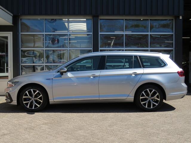 Volkswagen PASSAT 1.4 TSI PHEV GTE BNS / Sportstoelen / Led / Stoelverw. / 17 Inch / Camera / BOVAG garantie