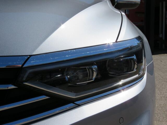 Volkswagen PASSAT 1.4 TSI PHEV GTE BNS / Sportstoelen / Led / Stoelverw. / 17 Inch / Camera / BOVAG garantie
