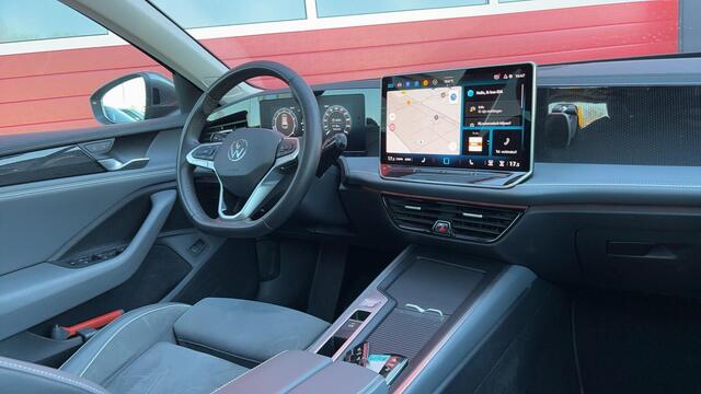 Volkswagen PASSAT Variant 1.5 eTSI Business NL-AUTO / TREKHAAK / FULL LED / SFEER / KEYLESS / CAMERA / STOELVERW / STUURVERW / CARPLAY