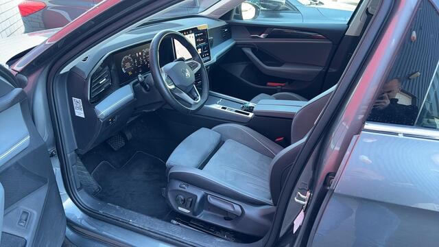 Volkswagen PASSAT Variant 1.5 eTSI Business NL-AUTO / TREKHAAK / FULL LED / SFEER / KEYLESS / CAMERA / STOELVERW / STUURVERW / CARPLAY