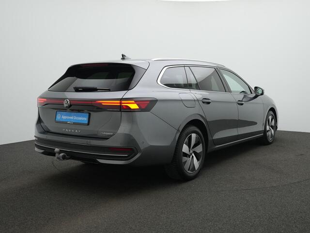 Volkswagen PASSAT Variant 1.5 e-Hybrid 204 pk DSG Business | Trekhaak | Head-up display | Achteruitrijcamera | Stuur-/stoelverwarming | Adaptive Cruise