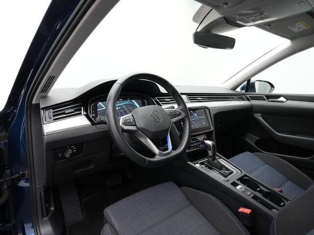 Volkswagen PASSAT 1.4 TSI 218 pk PHEV GTE | Trekhaak | Discover Pro | Achteruitrijcamera | Stoelverwarming | Adaptive Cruise