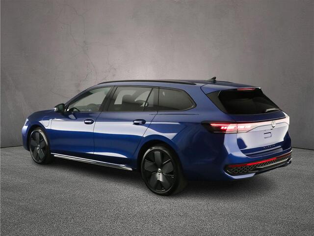 Volkswagen PASSAT Variant R-Line Edition 1.5 TSI eHybrid 272pk DSG Automaat Trekhaak, Panoramadak, Black style, 360 camera, Elektrische achterklep, Adaptive cruise control