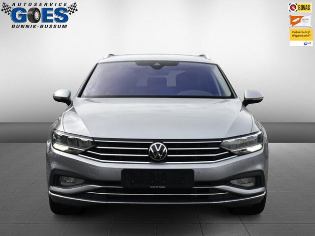 Volkswagen PASSAT Variant high/stoelvrw/trekhaak/el achter klep/carplay/clima