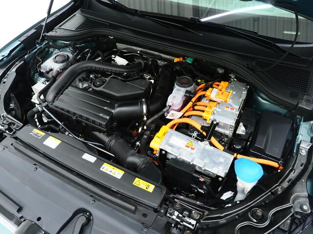 Volkswagen PASSAT Variant 1.5 eHybrid R-Line Edition | Panoramadak | Vol Leder | Harman/Kardon | HUD | Massage | Trekhaak