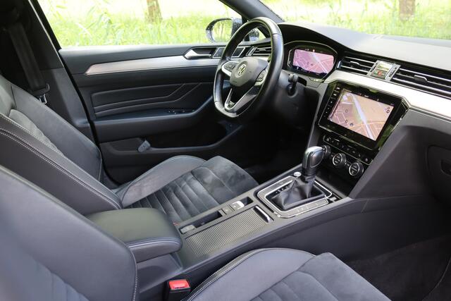 Volkswagen PASSAT Variant 1.5 TSI 150PK DSG R-Line IQ.Light/Leder/Discover Pro/Virtual Cockpit/Camera/Keyless/ACC/Trekhaak