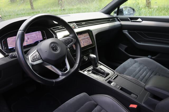 Volkswagen PASSAT Variant 1.5 TSI 150PK DSG R-Line IQ.Light/Leder/Discover Pro/Virtual Cockpit/Camera/Keyless/ACC/Trekhaak