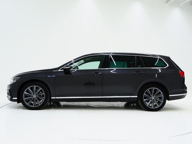 Volkswagen PASSAT Variant 1.4 TSI PHEV GTE | Panoramadak | Leder | Trekhaak | Massage | HUD | Keyless | Adaptive Cruise