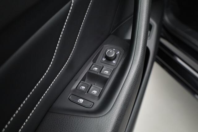 Volkswagen PASSAT 1.4 TSI PHEV GTE Business | Adapt. Cruise | Camera | Memory Seat | Stoel-Stuurverw. | Leder | Apple CarPlay & Android Auto