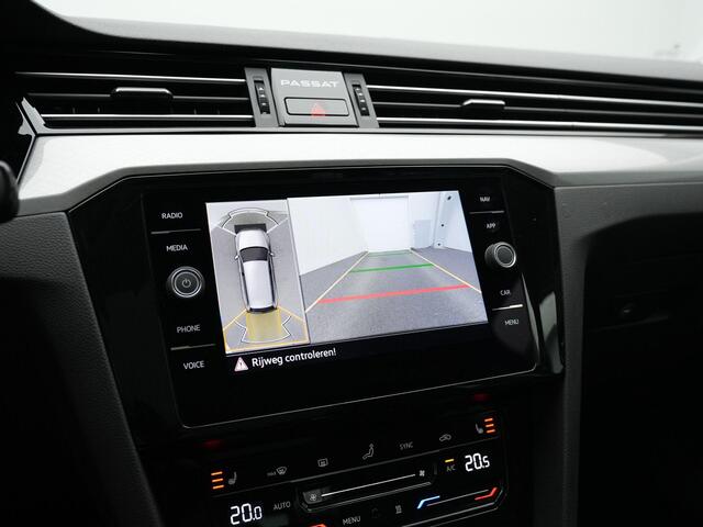 Volkswagen PASSAT 1.4 TSI PHEV 218 pk GTE Business | Panoramadak | 360 Camera | Adaptive Cruise | Elektrische achterklep