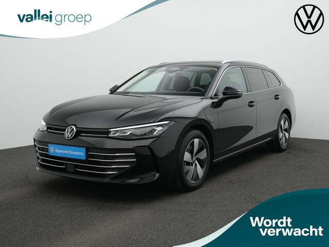 Volkswagen PASSAT Variant 1.5 e-Hybrid 204 pk DSG Business | Trekhaak | Head-Up Display | Achteruitrijcamera | Stuur-/stoelverwarming | Adaptive Cruise
