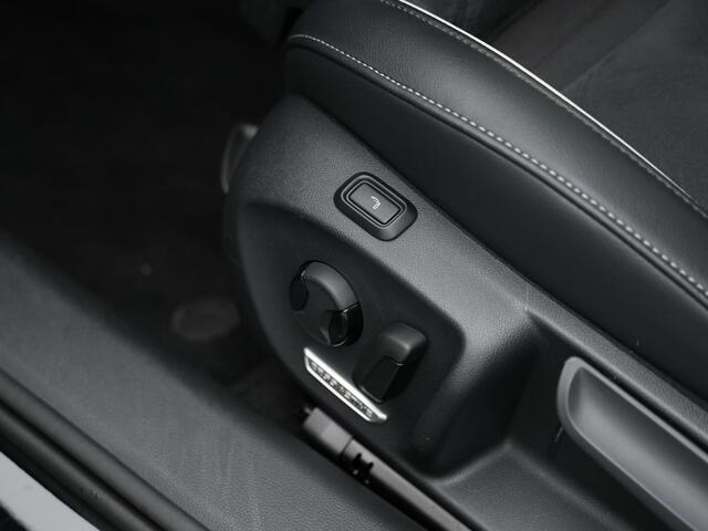 Volkswagen PASSAT Variant 1.5 e-Hybrid 204 pk DSG Business | Trekhaak | Head-Up Display | Achteruitrijcamera | Stuur-/stoelverwarming | Adaptive Cruise