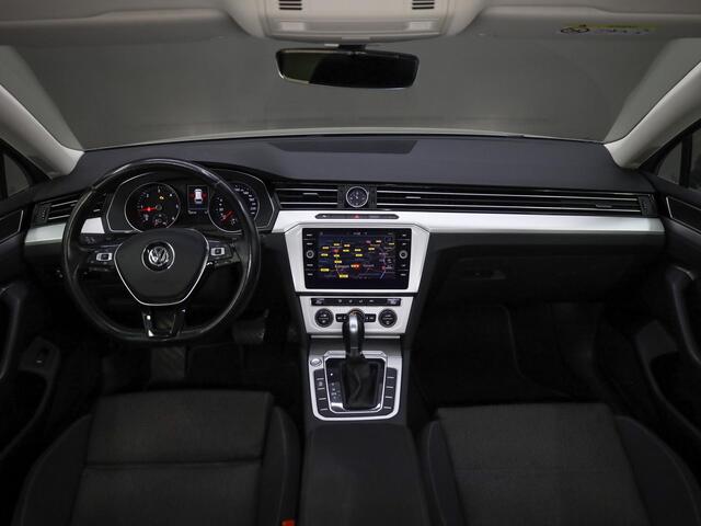 Volkswagen PASSAT Variant 1.6 TDI Comfortline | elektrische trekhaak | Navigatie | Achteruitrijcamera | Adaptive cruise control |