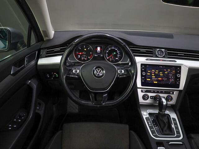 Volkswagen PASSAT Variant 1.6 TDI Comfortline | elektrische trekhaak | Navigatie | Achteruitrijcamera | Adaptive cruise control |