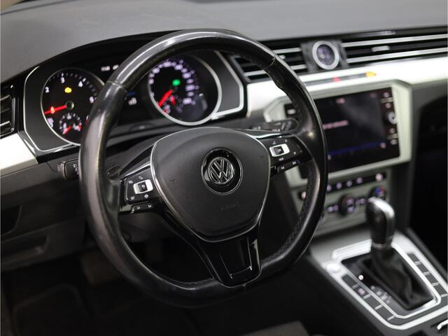 Volkswagen PASSAT Variant 1.6 TDI Comfortline | elektrische trekhaak | Navigatie | Achteruitrijcamera | Adaptive cruise control |
