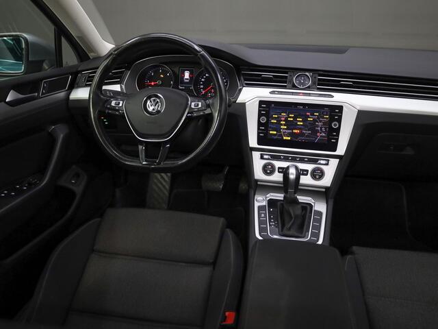 Volkswagen PASSAT Variant 1.6 TDI Comfortline | elektrische trekhaak | Navigatie | Achteruitrijcamera | Adaptive cruise control |