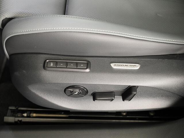 Volkswagen PASSAT Variant Elegance Business 1.5 eHybrid 150 kW / 204 pk Panoramaschuif/kanteldak, Lederen interieur, Stoelventilatie en massage