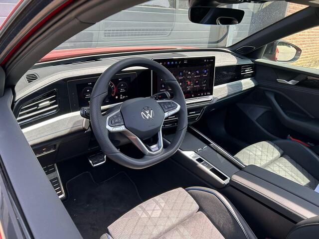 Volkswagen PASSAT VARIANT 1.5 eTSI R-LINE BUSINESS I WINTERPAKKET I SCHUIF/KANTELDAK I 360° CAMERA I GROOT SCHERM