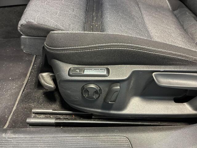 Volkswagen PASSAT Variant 1.4 TSI 218pk DSG PHEV GTE Business · Camera · Apple/Android Car Play · Navigatie · P-Sensoren · Stoelverwarming · 17'' Inch ·