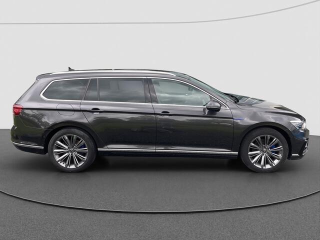 Volkswagen PASSAT Variant 1.4 TSI PHEV GTE Business Pano/schuif | Stoelverw. | Adap.