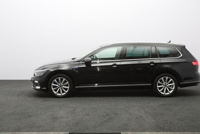 Volkswagen PASSAT Variant 1.4 TSI PHEV 218 PK GTE Business, Leder-Alcantara, 18" LM, Winterpakket, Carplay, Massage