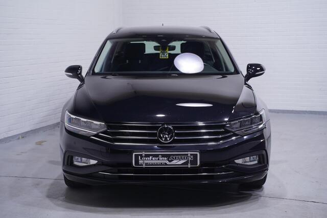 Volkswagen PASSAT Variant 1.5 TSI Business Virtual-cockpit Trekhaak wegklapbaar led-verlichting Navi Clima Apple Carplay Camera ACC NAP PDC v+a IQ-drive lendesteun bestuurdersstoel DAB-ontvangst achterklep electrisch bedienbaar