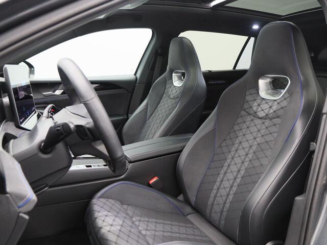 Volkswagen PASSAT Variant 1.5 eHybrid 272 Pk Automaat R-Line Business | Black Style | Head Up | Matrix LED | Panoramadak | 360° Camera | Massage | Trekhaak | 18 Inch | 42.295 Km !!