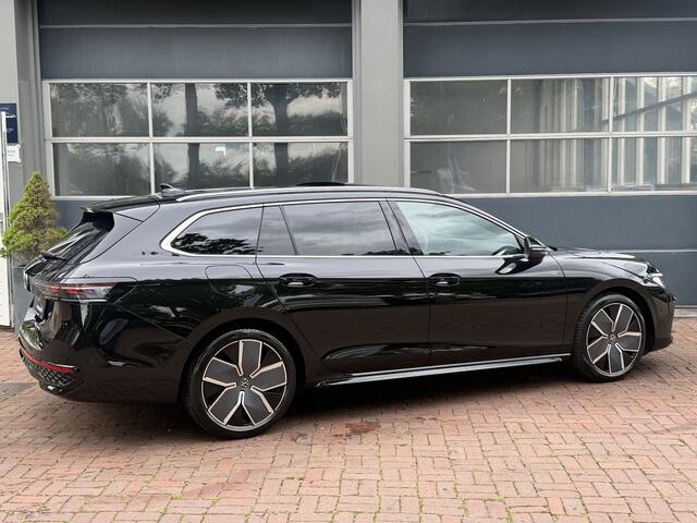 Volkswagen PASSAT Variant 1.5 eHybrid R-Line Edition | SoH 100% | 272pk | Pano | IQ.Light | ACC | Ergo active + massage