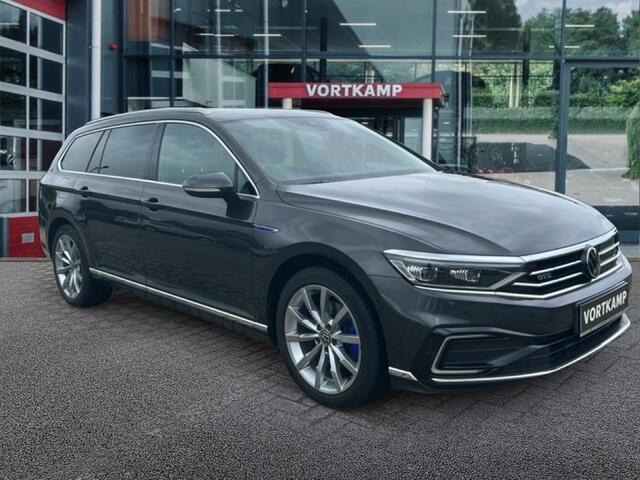 Volkswagen PASSAT 1.4 TSI DSG GTE PANO-DAK/TREKHAAK/LEDER/360CAMERA/E-KLEP/IQ-LIGHTS