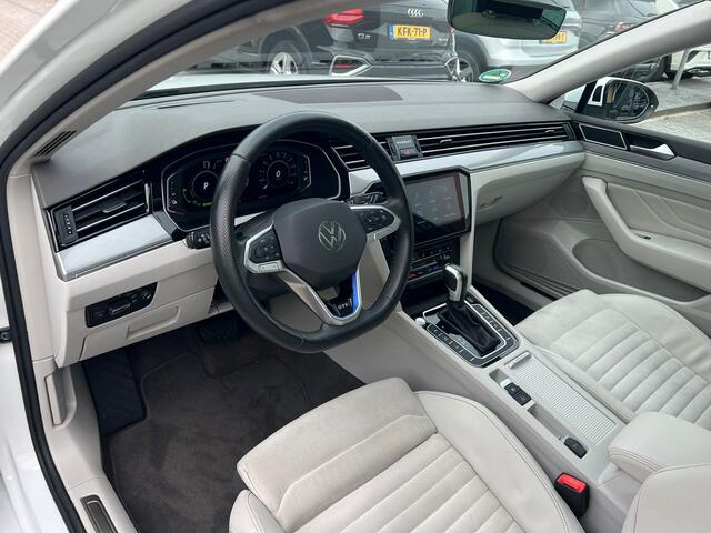 Volkswagen PASSAT Variant 1.4 TSI GTE trekhaak, pano, 360 camera, virtual cockpit, navi, cruise