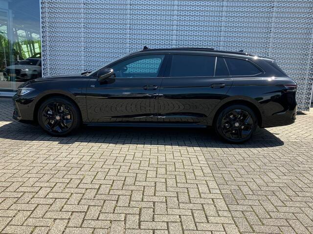 Volkswagen PASSAT Variant R-Line Edition 1.5 eHybrid 150 kW / 204 PK DSG | Black Style | Assistance Plus pakket | Trekhaak wegklapbaar |