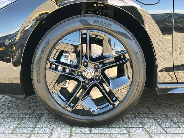 Volkswagen PASSAT Variant R-Line Edition 1.5 eHybrid 150 kW / 204 PK DSG | Black Style | Assistance Plus pakket | Trekhaak wegklapbaar |