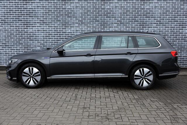Volkswagen PASSAT Variant 1.4 TSI PHEV GTE Business | Plug-in Hybrid | Trekhaak | Lederen Bekleding | Stoelverwarming | LED Koplampen | Cruise Control Adaptief | Achteruitrijcamera | Parkeersensoren | Stoelmassage