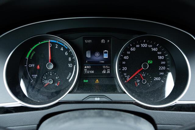 Volkswagen PASSAT Variant 1.4 TSI PHEV GTE Business | Plug-in Hybrid | Trekhaak | Lederen Bekleding | Stoelverwarming | LED Koplampen | Cruise Control Adaptief | Achteruitrijcamera | Parkeersensoren | Stoelmassage