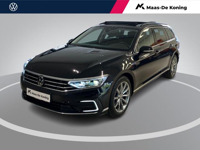 Volkswagen PASSAT Variant 1.4TSIeHybrid 160kW/218PK GTE Business · Panoramadak · Camera · Stoelverwarming · Navigatie · Trekhaak · Apple/Android Car Play ·