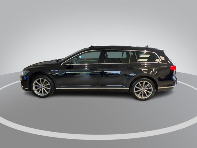 Volkswagen PASSAT Variant 1.4TSIeHybrid 160kW/218PK GTE Business · Panoramadak · Camera · Stoelverwarming · Navigatie · Trekhaak · Apple/Android Car Play ·