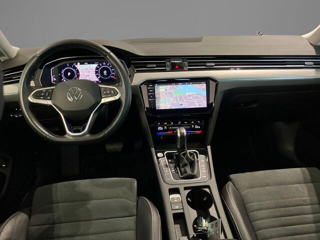 Volkswagen PASSAT Variant 1.4TSIeHybrid 160kW/218PK GTE Business · Panoramadak · Camera · Stoelverwarming · Navigatie · Trekhaak · Apple/Android Car Play ·
