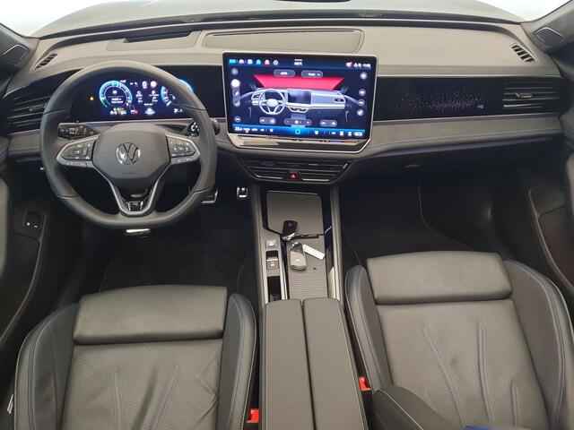 Volkswagen PASSAT Variant 1.5 eHybrid 272pk DSG/AUT R-Line Wegklapbare trekhaak, Panoramadak, Harman/Kardon, Leder
